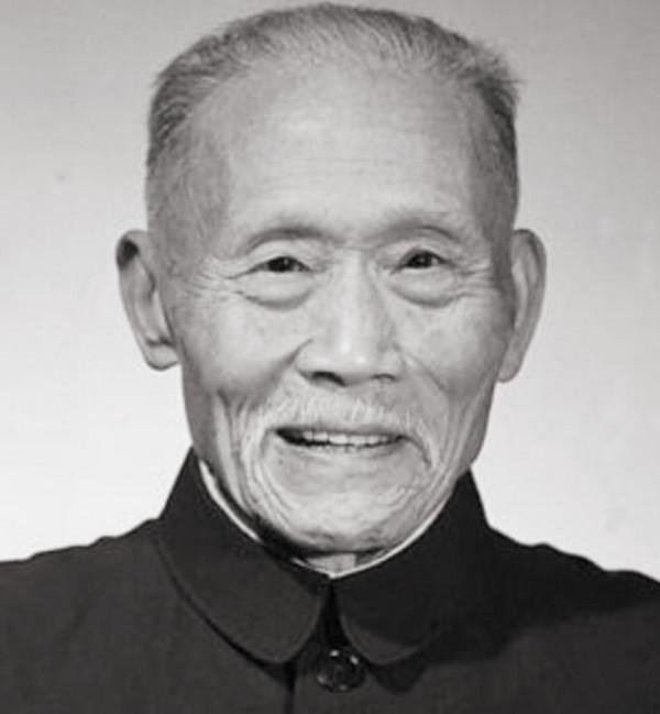 為什麼是毛澤東同志紀念館,而不是毛主席紀念館? 為什麼是毛澤東同志紀念館,而不是毛主席紀念館?