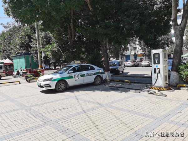 漢EV自駕新疆，充電站不再是出行瓶頸，直流交流充電樁都齊全