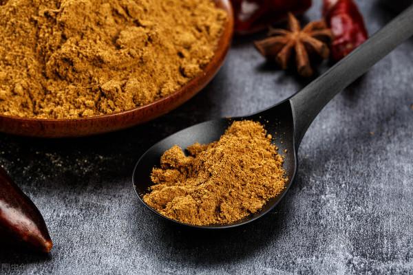 豬肉芹菜餡水餃的做法圖片步驟,怎麼做豬肉芹菜餡水餃好吃? 豬肉芹菜餡水餃的做法圖片步驟,怎麼做豬肉芹菜餡水餃好吃?