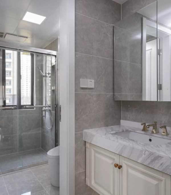 父母幫忙買的130㎡，軟裝到位效果相當耐看，兩衛非常的便利