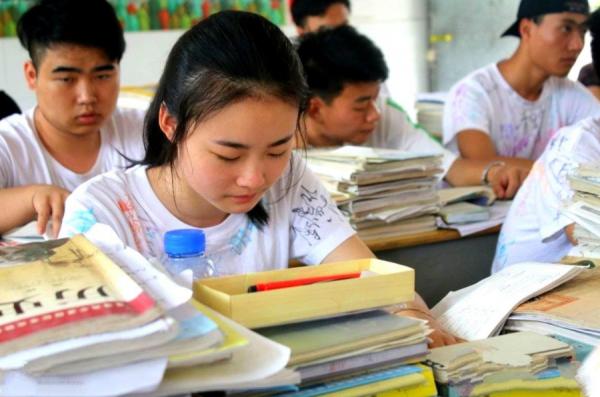 “世界那麼大,我想去看看”,但廣東考生表示:我要在家吃腸粉 “世界那麼大,我想去看看”,但廣東考生表示:我要在家吃腸粉