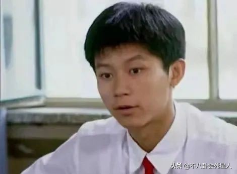 中年男星扮嫩辣眼睛!35歲尹正演14歲少年,44歲劉愷威演16歲少年 中年男星扮嫩辣眼睛!35歲尹正演14歲少年,44歲劉愷威演16歲少年