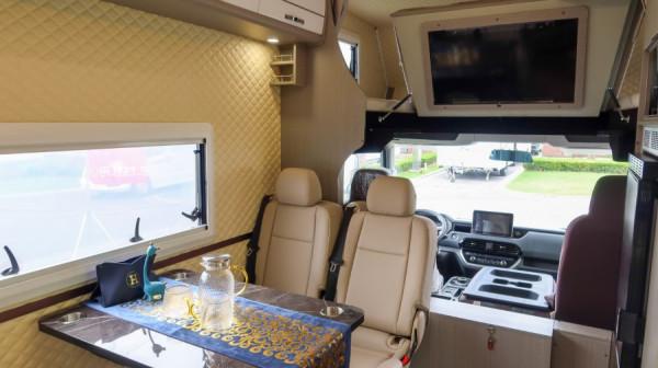 鋁合金車身,軍工級別品質!上汽躍進H500底盤輕卡房車網紅1號 鋁合金車身,軍工級別品質!上汽躍進H500底盤輕卡房車網紅1號