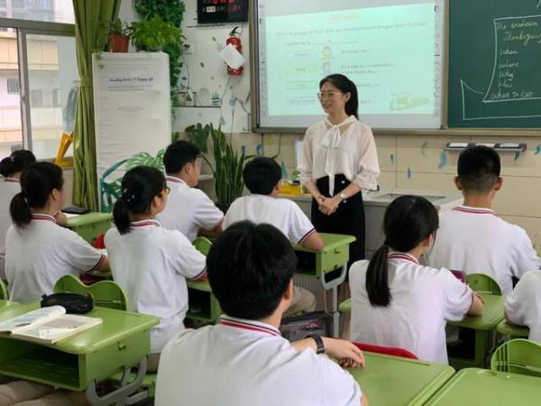 95後女教師工作4年,搖身一變成為“副校長”,同齡人表示很羨慕 95後女教師工作4年,搖身一變成為“副校長”,同齡人表示很羨慕