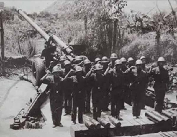 84年，越軍罵陣還朝哨所尿尿，駱科邦一擊將其斃命，越南懸賞3萬