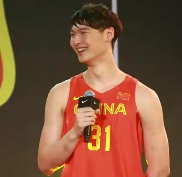 三訊息!胡金秋激戰王哲林,餘嘉昊發威,蔣興權帶隊備戰全運 三訊息!胡金秋激戰王哲林,餘嘉昊發威,蔣興權帶隊備戰全運