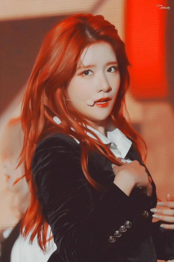 秋昭貞，著名歌手