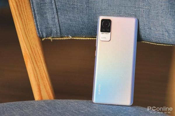 想要輕薄和大電池？這三款手機值得考慮