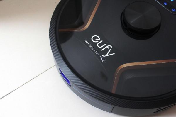 雙風機加持，一遍清掃就乾淨——eufy X8 掃拖一體機器人