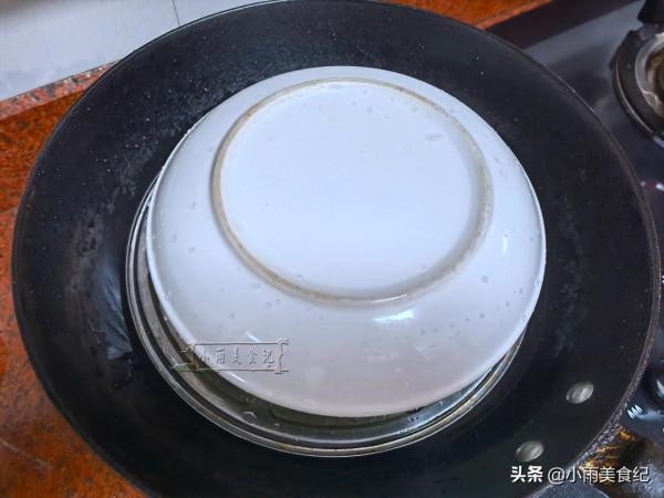 中秋家宴，蒸螃蟹時多做這一步，冷水下鍋蒸，螃蟹不掉腿不流黃