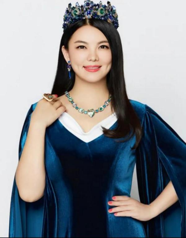 這應該是李湘狀態最好看的時候，有一張照片特別像詠梅