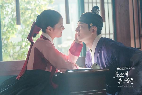 近期韓劇話題度TOP10!《花開時想月》第六,冠軍蟬聯七週 近期韓劇話題度TOP10!《花開時想月》第六,冠軍蟬聯七週