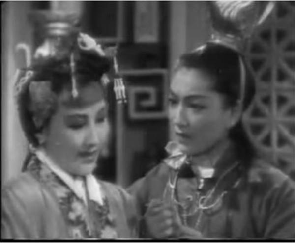 袁美雲：被親媽賣，被養父當作工具人掙錢，婚後退出熒幕反獲幸福