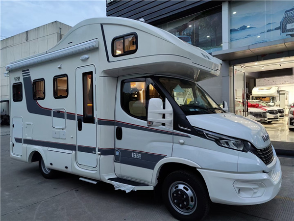 新款鉑馳帕亞尼依維柯房車,現車鉅惠直降十萬 新款鉑馳帕亞尼依維柯房車,現車鉅惠直降十萬