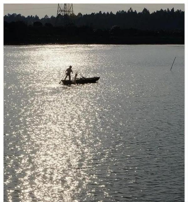 強渡大渡河的18勇士，為何無人傷亡？這位土佬當記首功