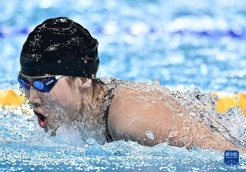 全運會-游泳女子400米個人混合泳決賽：浙江隊選手餘依婷奪冠