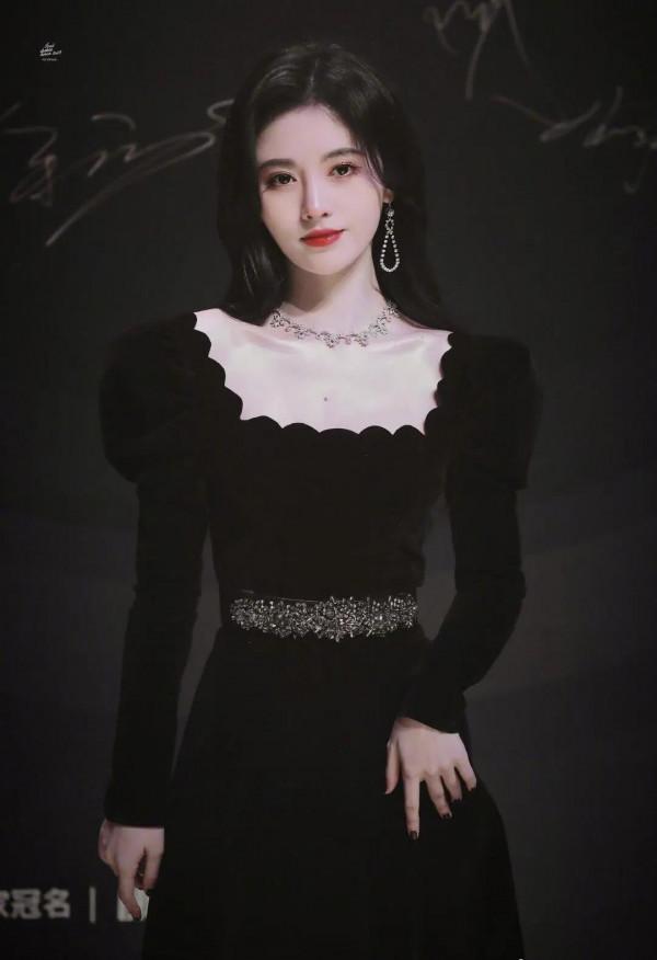 說實話，鞠婧禕真的太美了吧