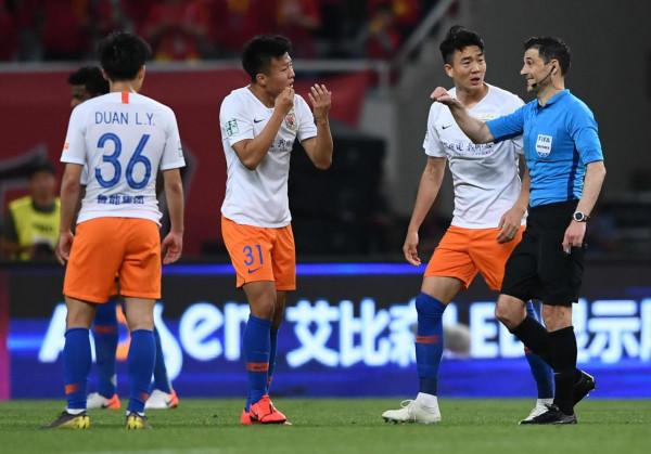 凌晨3點！名記確認一則訊息讓恆大遭打擊，上港魯能成最大贏家