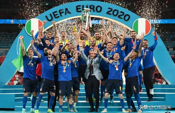 淚奔！兩大鐘情球隊破繭成蝶，如願捧杯，2021年，我已沒有遺憾