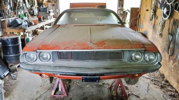 美國北卡羅來納州郊區廢棄棚子裡發現1970年第一代道奇挑戰者