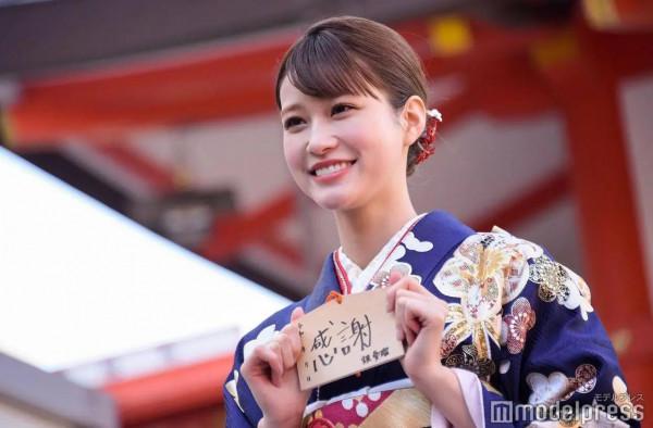 生見愛瑠拍攝成人禮寫真，爆料“媽媽很嚴厲但我想成為那樣的人”