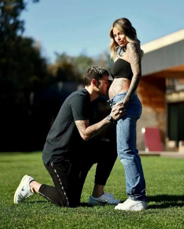 喜當爹！米蘭後衛特奧官宣女友懷孕