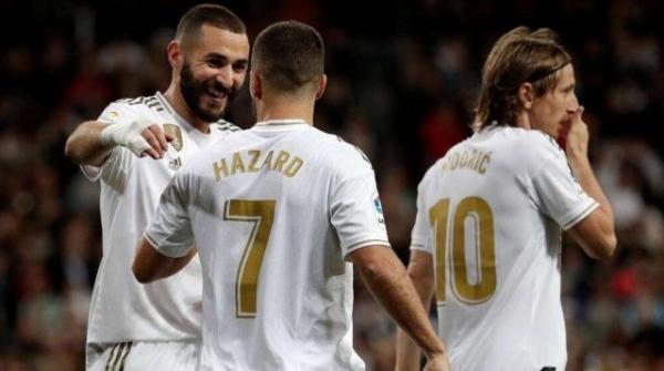 皇馬VS瓦倫西亞首發曝光:天才妖星搭檔雙鐵腰 兩王牌衝鋒 皇馬VS瓦倫西亞首發曝光:天才妖星搭檔雙鐵腰 兩王牌衝鋒