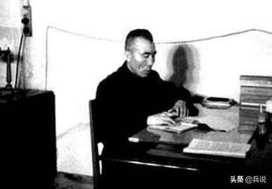 王耀武被俘，家無餘財僅2輛拖拉機，陳毅奇怪：你藏這個幹嘛