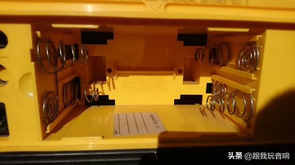 PHILIPS飛利浦 Le Cube D8080 / D8082行動式收音機、盒式磁帶錄音機