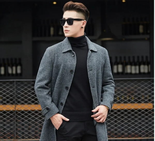 男人外套不在於多，但一定要顯檔次，看這毛呢大衣，體面有檔次