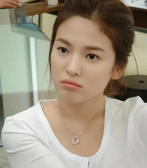 浪漫滿屋韓智恩造型盤點，宋慧喬什麼造型都可駕馭，喜歡最後一款