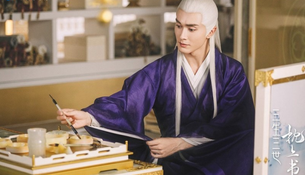 紫衣別瞎穿,這6位的紫衣高貴典雅,冷酷有氣度,個個翩翩佳公子 紫衣別瞎穿,這6位的紫衣高貴典雅,冷酷有氣度,個個翩翩佳公子