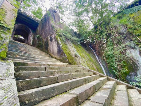 重慶市潼南區有一處奇觀,與北京天壇迴音壁齊名,遊客都歎為觀止 重慶市潼南區有一處奇觀,與北京天壇迴音壁齊名,遊客都歎為觀止