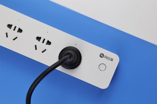 遠端控制電腦開關機+電量計量，向日葵智慧插線板P1體驗