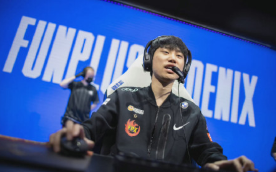 Bin親自為Doinb“洗白”?刀妹打出5w傷害!IG眾選手合約已經到期 Bin親自為Doinb“洗白”?刀妹打出5w傷害!IG眾選手合約已經到期