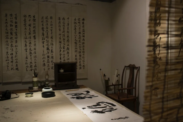 雅室何須大 雅室何須大