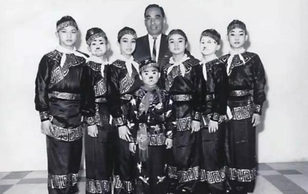 演了30年龍套,周星馳一部戲把他捧上人生巔峰,元華的坎坷星路 演了30年龍套,周星馳一部戲把他捧上人生巔峰,元華的坎坷星路