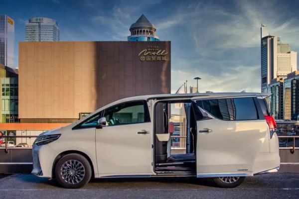 地球上原廠身價最高的MPV是什麼樣子的？| CAR REVIEWS