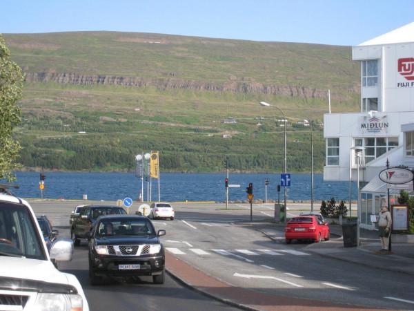 阿克雷裡：冰島北部最大的城市，依山傍海的可愛小鎮