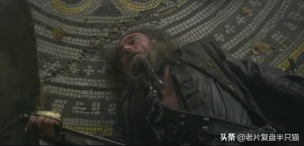 用&OpenCurlyDoubleQuote;人物傳記&rdquo;的方式開啟《加勒比海盜》，電影終於看明白了