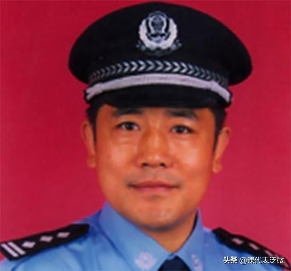 電影《神鞭》35年：“傻二”成公安大學教師，大反派逆襲成影帝