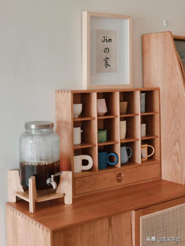 不顧親友反對堅持窮裝,126㎡家只刷漆不弔頂,效果反而溫馨治癒 不顧親友反對堅持窮裝,126㎡家只刷漆不弔頂,效果反而溫馨治癒