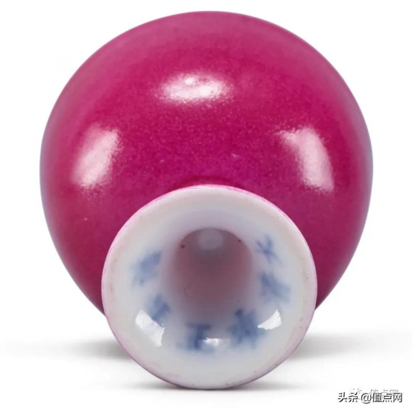 清朝瓷器誤判為民國仿品?雍正高足杯估價300倍蘇富比落槌 清朝瓷器誤判為民國仿品?雍正高足杯估價300倍蘇富比落槌