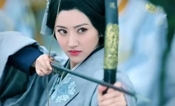 鄧綬|入宮便得寵,榮寵數十年,她的輝煌,源自她的“不愛” 鄧綬|入宮便得寵,榮寵數十年,她的輝煌,源自她的“不愛”