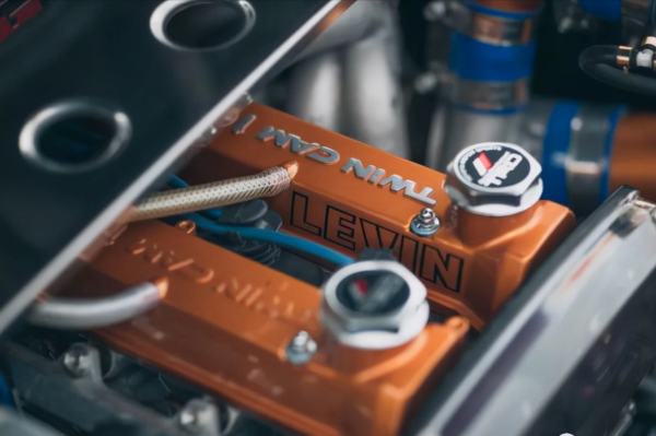 放了15年的豐田AE86，改裝後依舊迷人