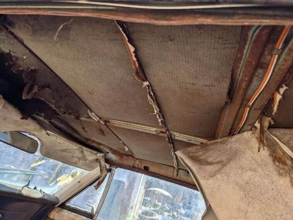 被時間遺忘的1967 年龐蒂亞克火鳥，經過修復即可重新上路行駛