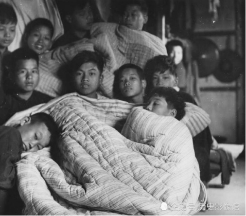 為什麼說，當你撐不下去的時候，就應該想一想1950年的中國？