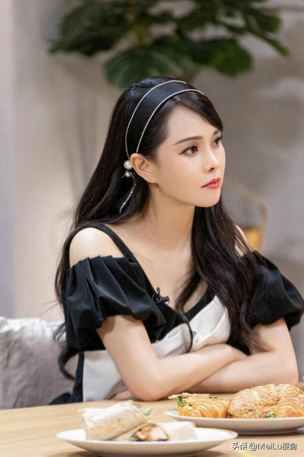 伊能靜時尚又有活力,美如少女,真是凍齡女神 伊能靜時尚又有活力,美如少女,真是凍齡女神