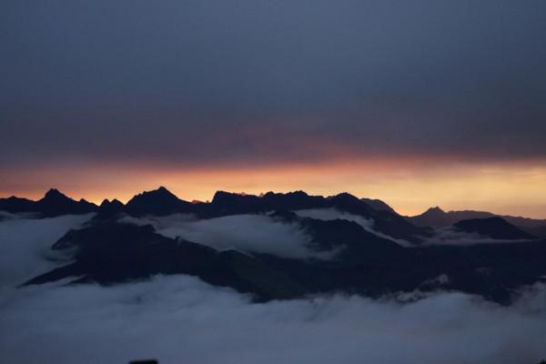 挑戰川西高原,舒適與越野效能否兼得,讓UNI-K告訴你答案 挑戰川西高原,舒適與越野效能否兼得,讓UNI-K告訴你答案