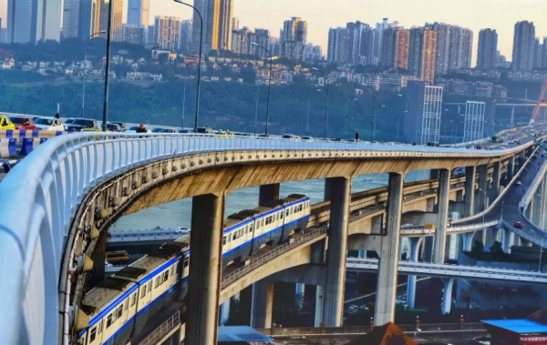 三維世界已經容不下重慶了 三維世界已經容不下重慶了